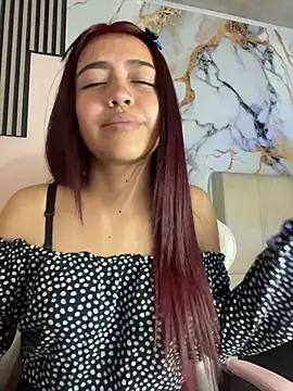kira_ec Adlı Modelin Canlı XXX Sohbeti