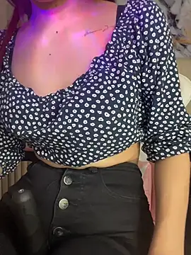 kira_ec Chat XXX live