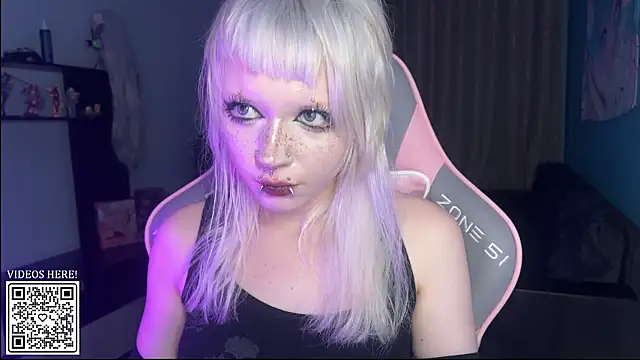 mollycutiestar Adlı Modelin Canlı XXX Sohbeti