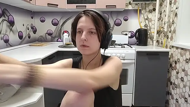 Saranade Adlı Modelin Canlı XXX Sohbeti