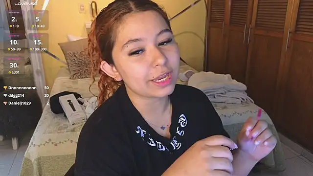 Chat +18 de attenea_cutte ao vivo