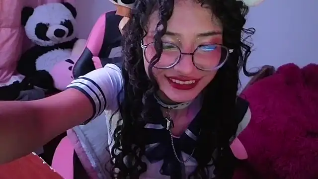 ShySheep_ élő XXX-chatje