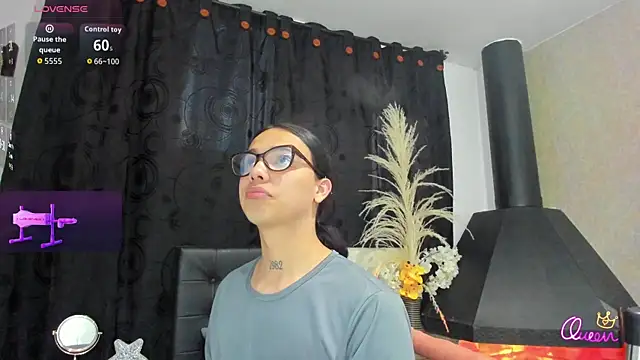 Almaazz Live XXX-Chat