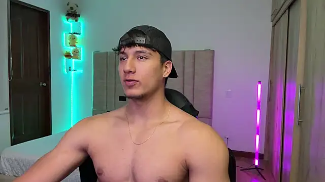 Chatroom XXX en direct de CHRIS_MORGAN1
