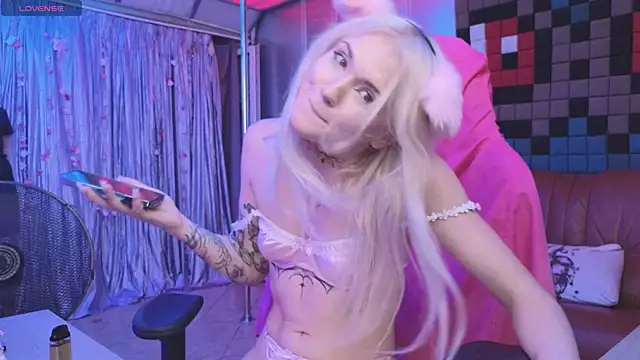 Show modela milishamyrrr na web-kameri