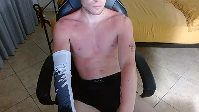 XXX chat uživo modela FitGuyDream