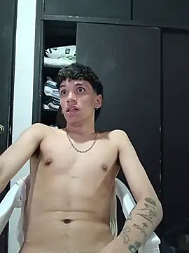H3ll_B0Y_ Chat XXX in diretta