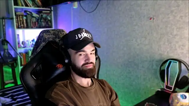 XXX chat uživo modela _Serious_Man