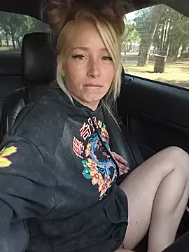 XXX chat uživo modela POPPY_XO