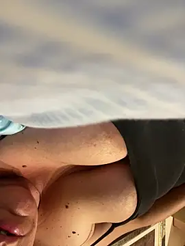 دردشة MonicaMorbida الجنسية المباشرة