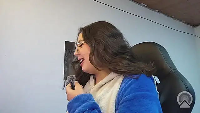 Pao_Ly élő XXX-chatje