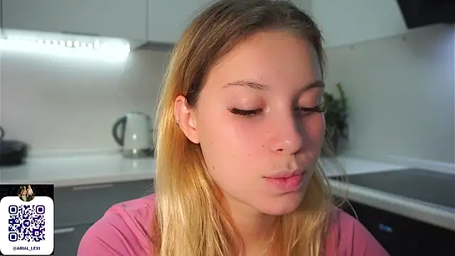 Sairallyn's Live XXX Chat