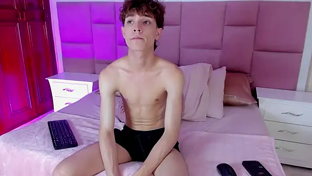 Eliosuff 网络视讯表演