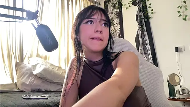 ItsJustIvy Chat XXX live