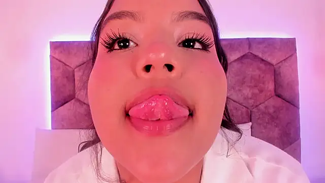 olivia_jhonsson_'s Live XXX Chat