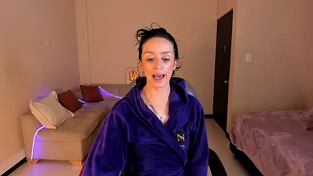 Kristen_Garner: απευθείας συνομιλία ΧΧΧ