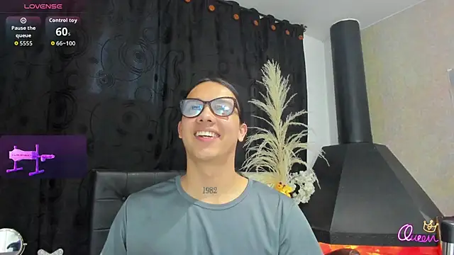 XXX chat uživo modela Almaazz