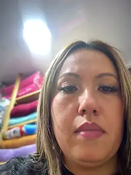 Chat XXX ao vivo de VIOLETA-25_