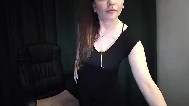 Chat +18 de NoraMilf ao vivo