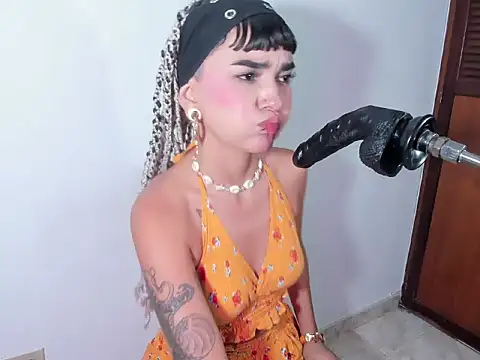 Chat +18 de eimy_salome15 ao vivo