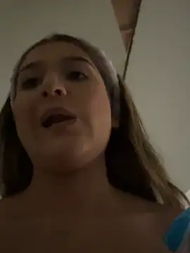 IsabelleMilan: απευθείας συνομιλία ΧΧΧ