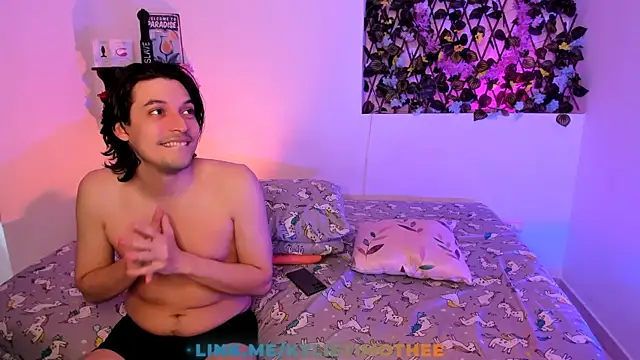 kylietimothee Chat XXX live