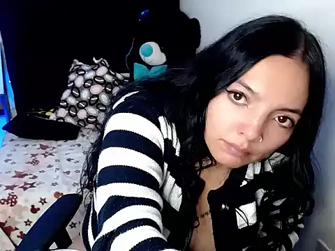 loren_tits24's Live XXX Chat