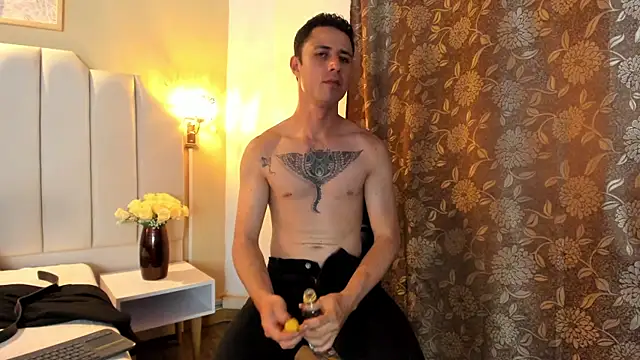 Show modela ClarkKush na web-kameri