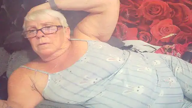 Show modela Playful_MILF_Demi na web-kameri