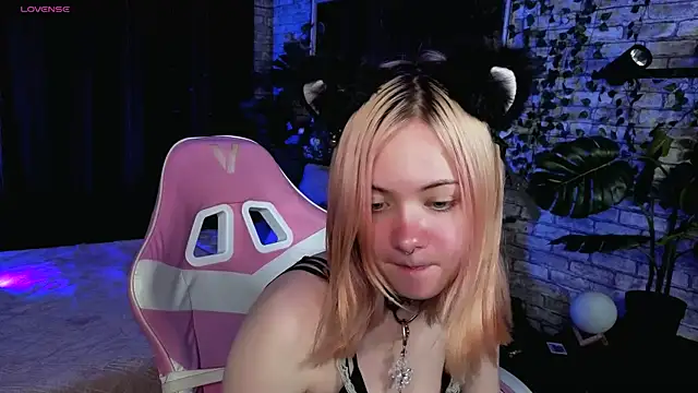 Chatroom XXX en direct de Miiu_miiu