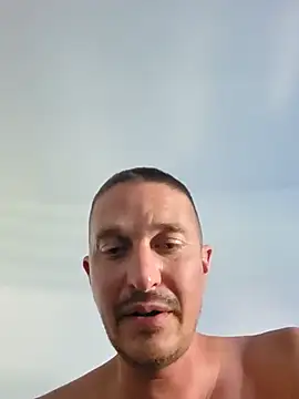 Chat +18 de touristeqc ao vivo