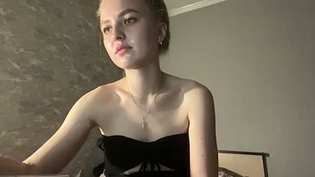 CatrinaRingquist Adlı Modelin Canlı XXX Sohbeti