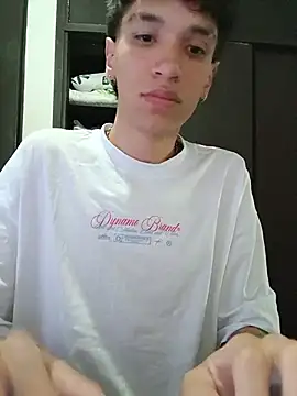 Chat XXX en directo de H3ll_B0Y_