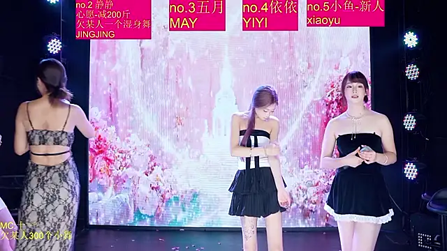 Red-666のライブXXXチャット