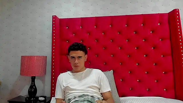 Chat XXX en directo de JadenJake