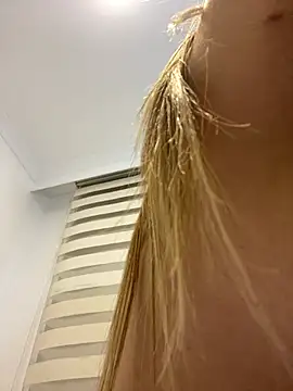 Zara_Ross Adlı Modelin Canlı XXX Sohbeti