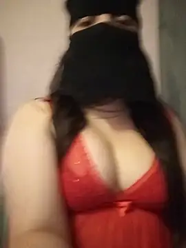 Lara-_-28's Live XXX Chat