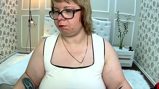 Онлайн чат XXX BonnnyBoobsy