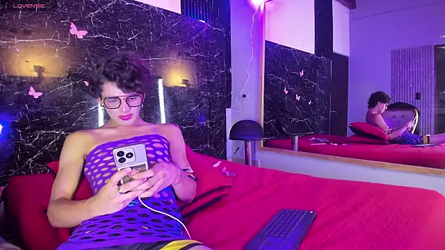 Chat XXX ao vivo de Adrian_Wolf