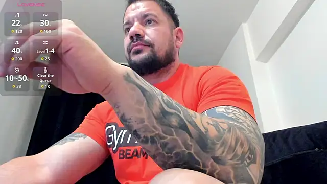 musclemonster31's Live XXX Chat