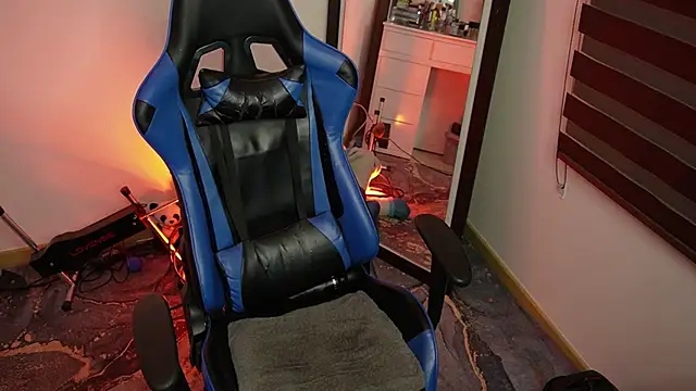 tay_ler3n Webbikameraesitys