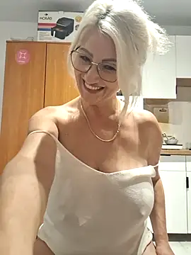 Show modela Sweety_blonda007 na web-kameri