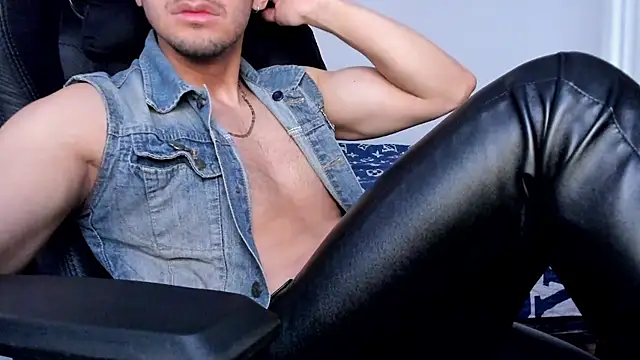 عرض كام Tommy_Bred