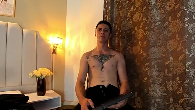 ClarkKush Show in webcam