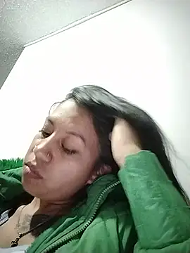 Tiphanydirty3 Adlı Modelin Canlı XXX Sohbeti