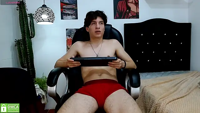XXX chat uživo modela Marcoviolet