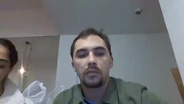 Show modela ooluchyferoo na web-kameri