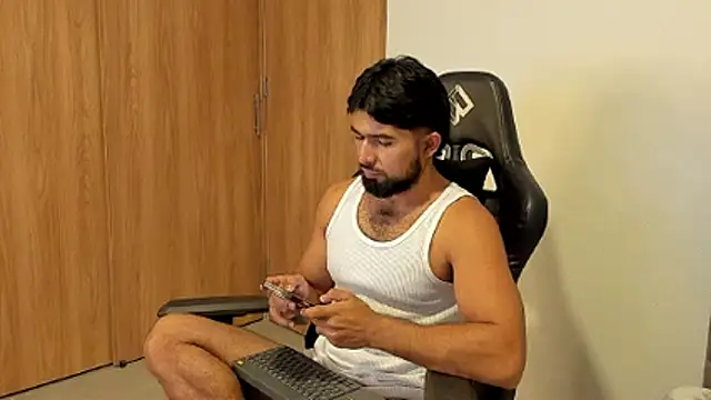 ethaanjones webcam show