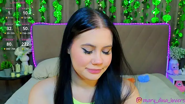 Živý XXX chat MaryYetes