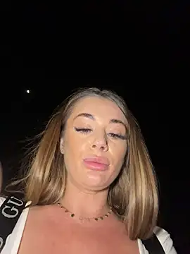 צ'אט XXX בשידור חי של IsabellaEtthan